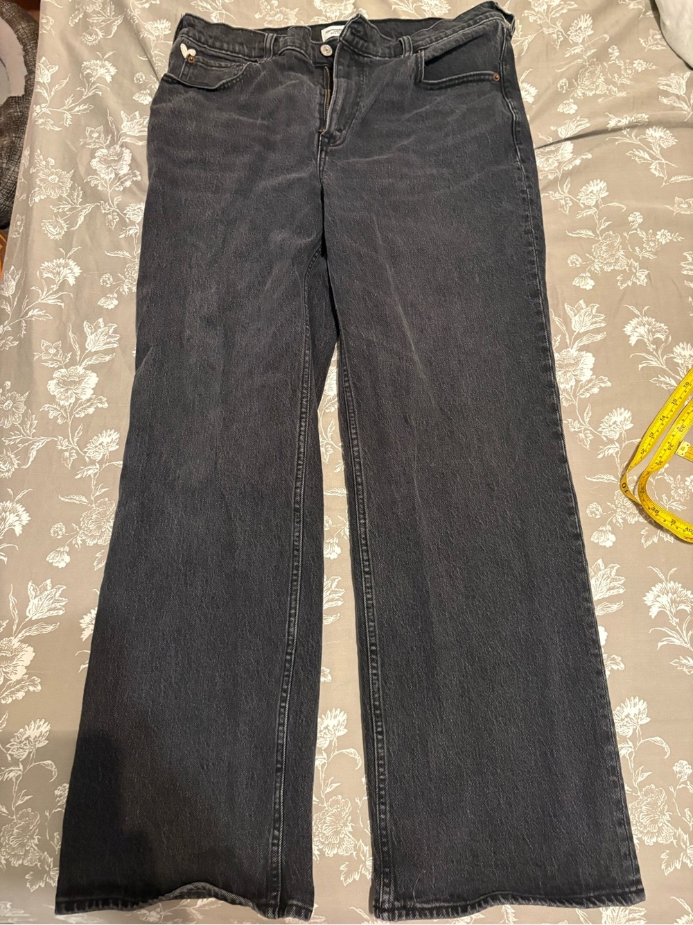 Women’s Black Straight-Leg Jeans